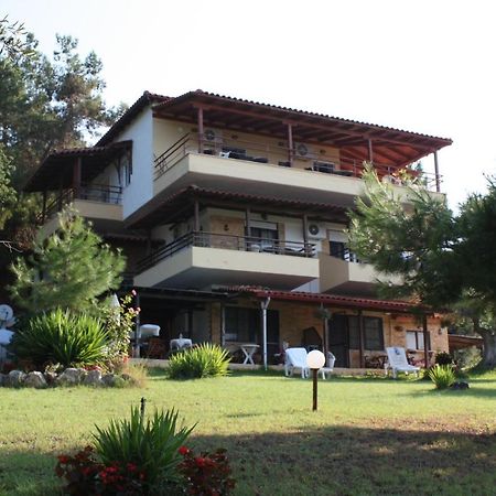 Bambola Apartments Nea Moudania Esterno foto