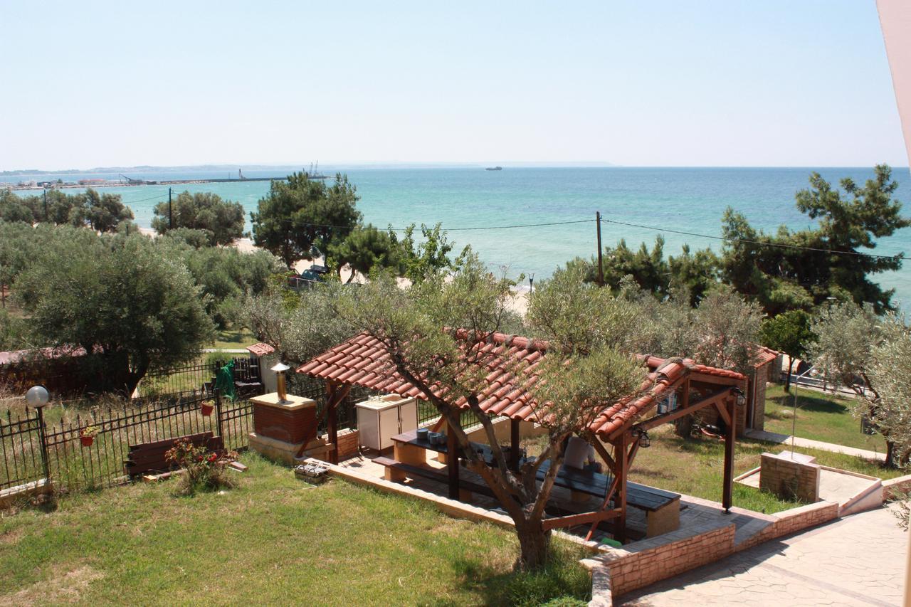 Bambola Apartments Nea Moudania Esterno foto