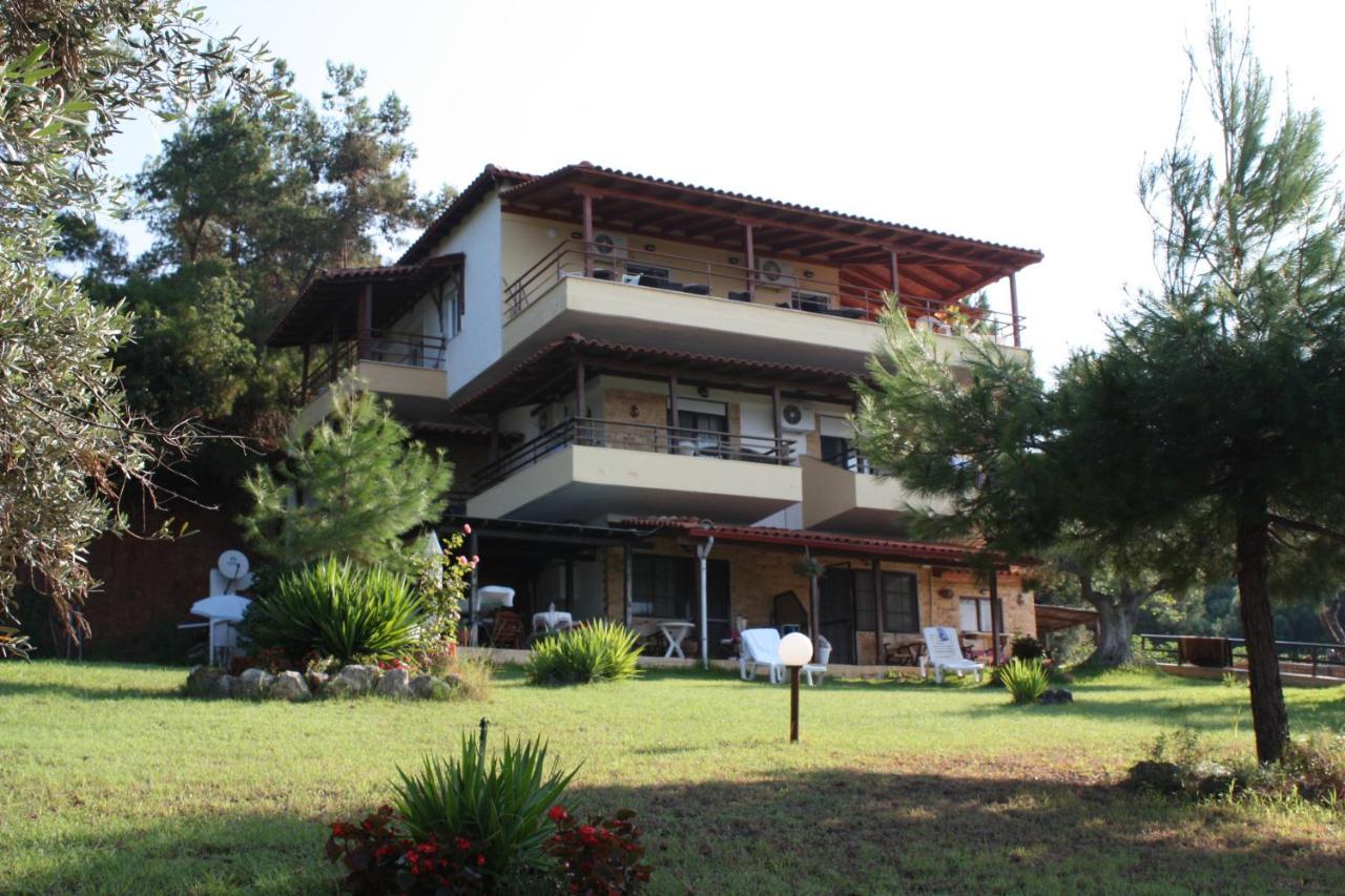 Bambola Apartments Nea Moudania Esterno foto